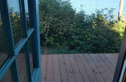 Port Ludlow Cabin | Experience the PNW in a cabin on Hood Canal with water and mountain views.