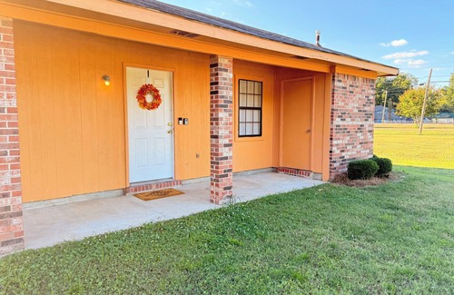 Swiftown Apartment | Experience True Delta Comfort in a Cozy Space