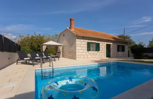 Drnis House | Experience VILLAGE LIFE - Jokini Dvori with private pool