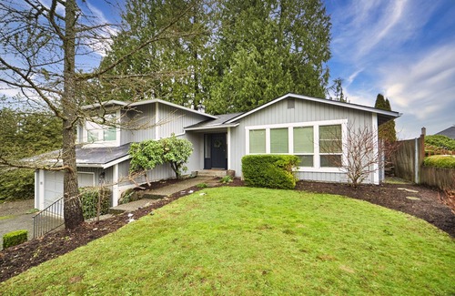Bothell House | Experience Woodinville Wine Country/Downtown Bothell
