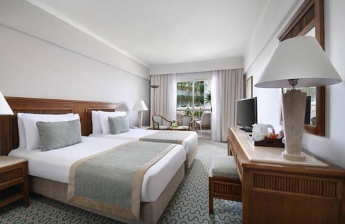 Luxor Hotel | Explore Egypt’s Treasures in Vibrant Private Space Near Luxor Temple and Museum