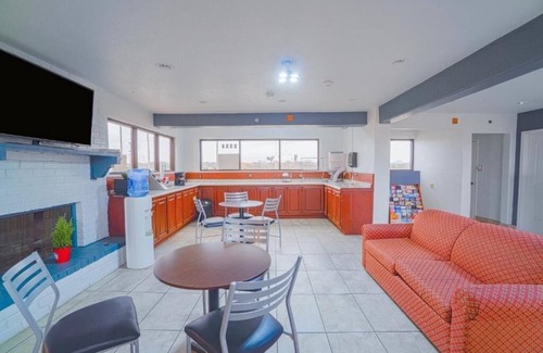 Kingsville Hotel | Explore From This Pet Friendly Unit Near Loyola Beach And Texas A&M