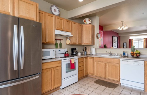 Columbine Valley Apartment | EXPLORE LITTLETON - Quiet community and central.