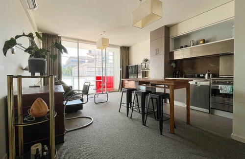 Windsor Apartment | Explore Melbourne from this Chic 1BR in Windsor