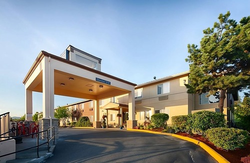 Sequim Apartment | Explore National Parks with the Family! Free Parking, Close to Attractions