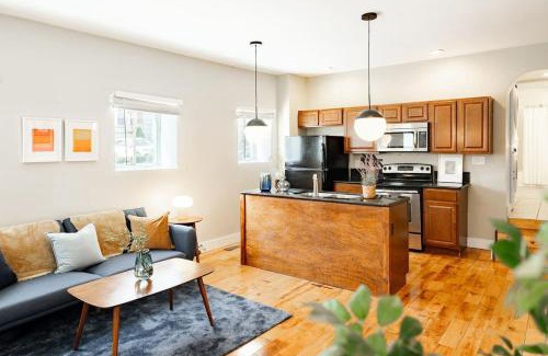 Pendleton House | Explore OTR from a Parkside Condo - Walk to ALL