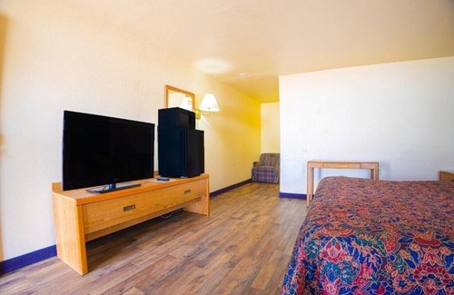 Lordsburg Hotel | Explore Pet Friendly Room Close To Lordsburg Attractions