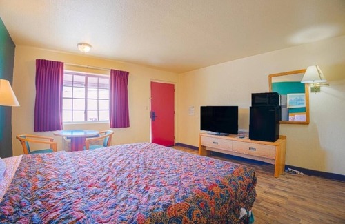 Lordsburg Hotel | Explore Pet Friendly Room Close To Lordsburg Attractions