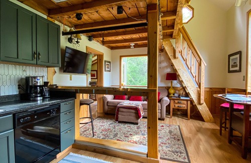 Moose Pass House | Explore Seward, Cooper Landing and Kenai Peninsula from one central location.