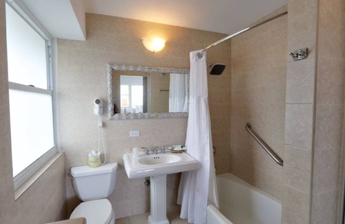 Miramar Hotel | Explore the Best of San Juan from a Comfortable Space Near Lagoon