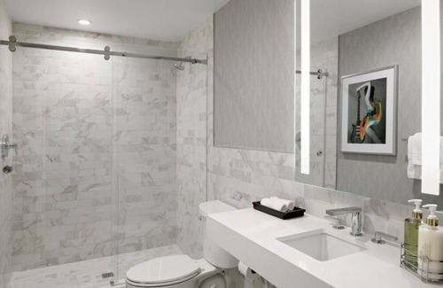 Tri-West Hotel | Explore the Best of West Hollywood! 2 Big Units with Private Kitchenettes! Pool!