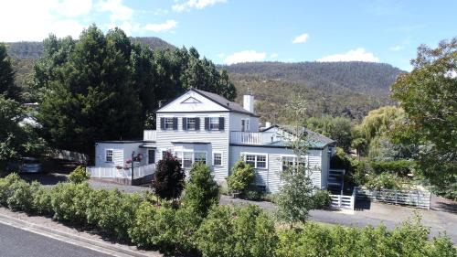 New Norfolk House | Explorers Lodge