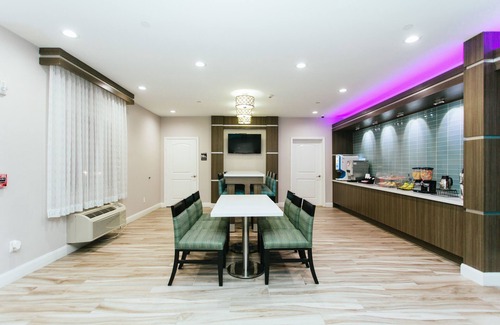 Spring Hotel | Express Inn - Spring
