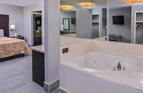 Weslaco Hotel | Express Inn Weslaco/Mercedes