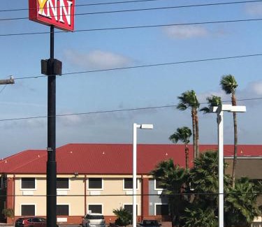 Weslaco Hotel | Express Inn Weslaco/Mercedes