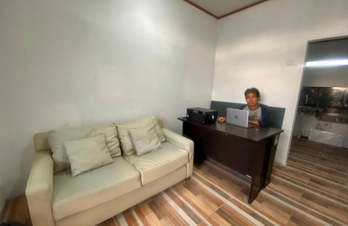 Depok Hotel | EXPRESS O 92147 Nia Residence