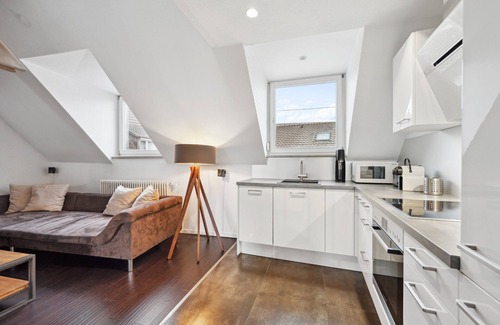 Boeblingen Apartment | EXQUIS 2.5BR Maisonette JACOBSEN I Centre I AirCon I Home Office i Balcony