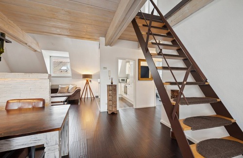 Boeblingen Apartment | EXQUIS 2.5BR Maisonette JACOBSEN I Centre I AirCon I Home Office i Balcony