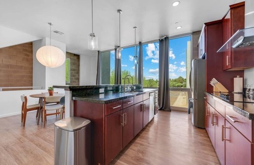Riverside Apartment | Exquisite apartment with 2 balconies - Pool!