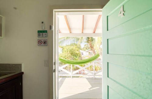 Caye Caulker House | Exquisite beach home with balcony, bikes, & kitchenette