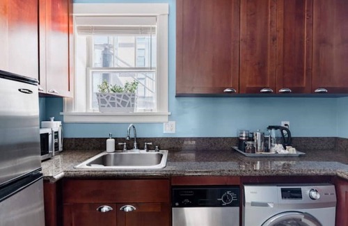 Downtown Seattle Apartment | Exquisite City Center Oasis! Walk to Cruise Terminal, Convention Center, Amazon!
