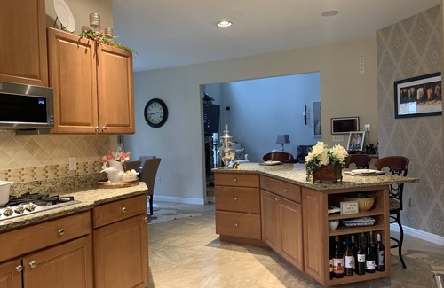 Saratoga Springs House | Exquisite Estate-Saratoga Springs Ny Home with a Pool and Hot Tub