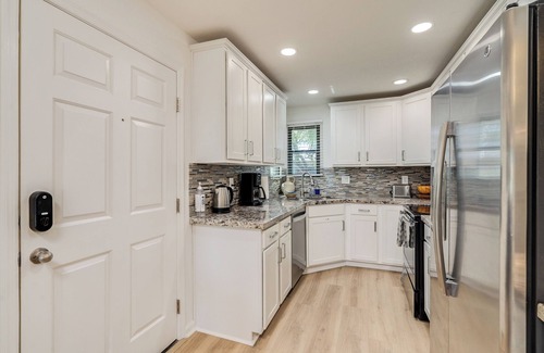 Tucson Condo | Exquisite Nature Views! Luxurious Remodeled Catalina Foothills Getaway - 3 Pools