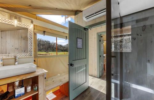 Newport Other | Exquisite Safari Tent Haven near Smoky Mountains in Tennessee