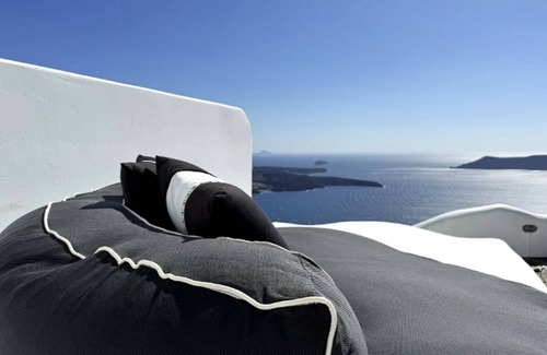 Imerovigli Villa | Exquisite Santorini Villa | Villa Kamelot | 3 Bedrooms | Spectacular Aegean Sea.