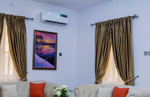 Ibadan House | Exquisite Secured 3 Bedroom Duplex