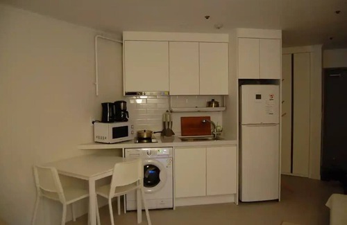 Bundang-gu Apartment | Exquisite White Home in Yatap-dong; Newly Renovated space