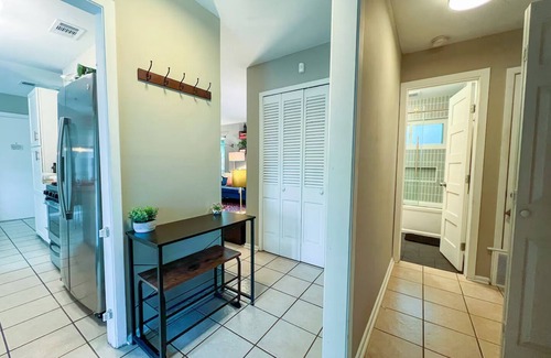 East Congress House | Extended Stay! 2br, 1ba + Full Office & Enclosed Patio in the St. Elmos District