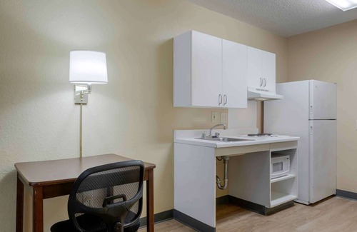 Bridgeton Hotel | Extended Stay America Select Suites - St. Louis - Airport - Central