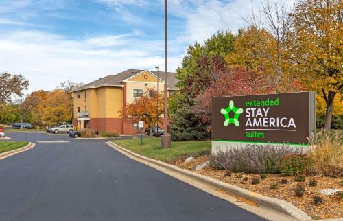 Waukesha Hotel | Extended Stay America Select Suites - Milwaukee - Waukesha