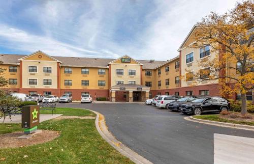 Waukesha Hotel | Extended Stay America Select Suites - Milwaukee - Waukesha