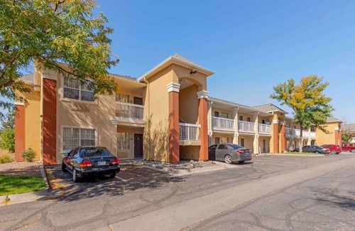 Heather Gardens Hotel | Extended Stay America Select Suites - Denver - Aurora South