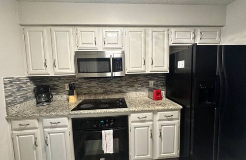 Northeast Carrollton House | Extended Stay: Backyard, Garage, Fireplace