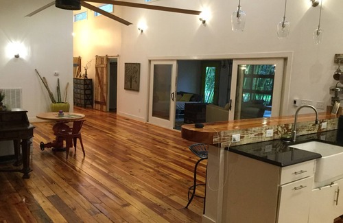 Burlington House | Extended Stay Large Waterfront Home in Secluded Bamboo Forest in Burlington NC