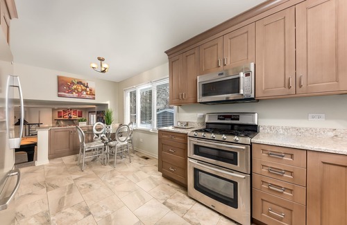 Palos Hills House | Extended Stay Palos Hills FHS Rental