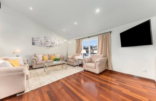 Palos Hills House | Extended Stay Palos Hills FHS Rental