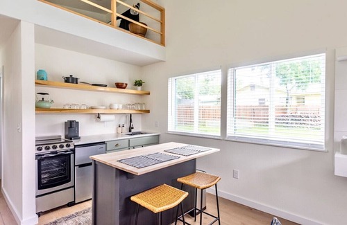 Windsor Park House | Extended Stay Retreat: Cozy yet Spacious Tiny Gem!