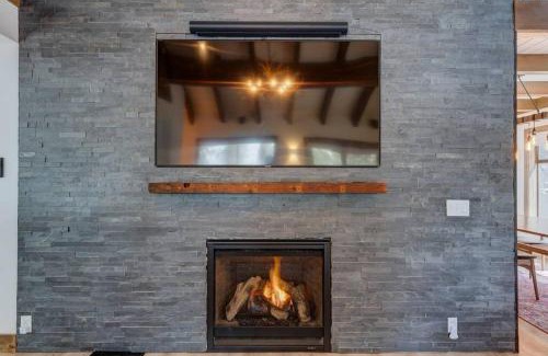 Incline Village Apartment | Extra Spacious 2BR Cabin w Office and Outdoor Deck