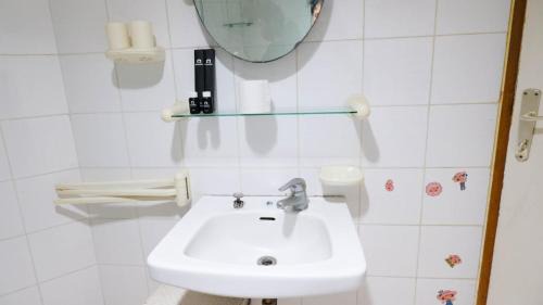 Surabaya Apartment | Extra Spacious and Homey 2BR at Kondominium Puncak Marina Apartment By Travelio