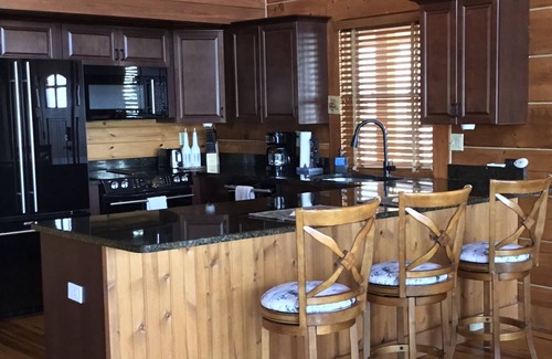 Andrews Cabin | Extraordinary Lodge with Breathtaking Mt. Views