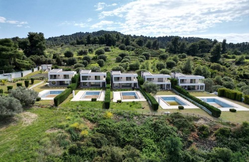 Pefkochori Villa | Extraordinary residence combining unlimited sea view and pure nature.