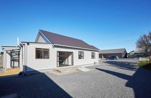 Kaikoura House | Extremely Central | King Size Beds | Modern Home - KK7622, Centrally Located | King Size Beds | Mode