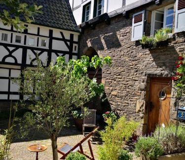 Alt-Wetter Hotel | Fünf Giebel Eck in der Freiheit am Ruhrtalradweg