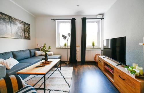 Cottbus Apartment | Fürst-Pückler-Apartment bis 6 Personen Waschmaschine Küche 2x Parkplätze Terrasse Netflix