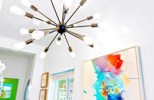 North Hollywood Apartment | F- Poppin NoHo Pad- HotTub, 2-Units, 15m U-Studios