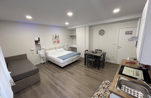 Rione Alto Bed & Breakfast | F.ROOMS NAPOLI VIA SEMENTINI